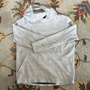 Luluemon hoodie..Size M..Great Condition..No Marks or Stains anywhere on hoodie